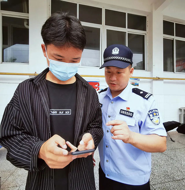 痛心!宜宾市屏山县公安局副局长李虎因公殉职(图2) 2.jpg