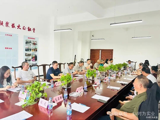 泸州市建筑材料商会召开理事会并举办法律专题讲座(图4) 5.jpg