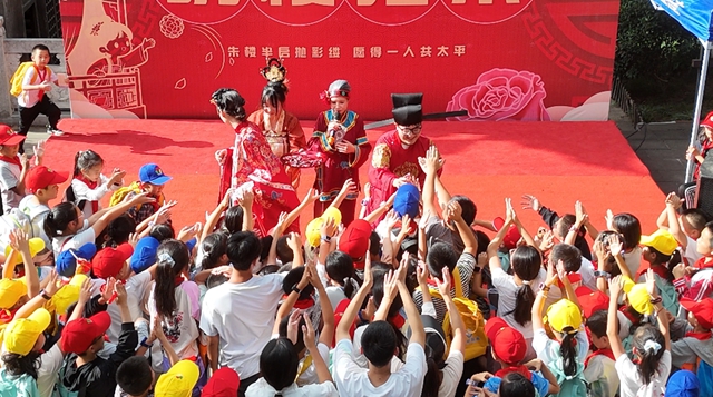 酒香引客来 歌声动四方 古蔺“双节”文旅经济活力奔涌(图4) 4.jpg