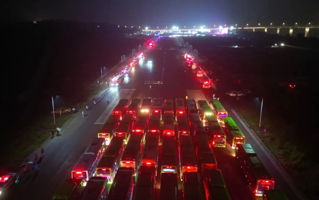 泸州公交多措并举全力保障中秋国庆安全出行 助力文旅消费增长(图2) 2.jpg