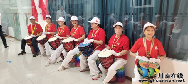 非遗与银发结缘 实体与公益双向赋能 I 四川好人缘银发大学银发经济宣传消费服务中心暨“五比一酱油”开坛仪式启动(图10) 64008.jpg