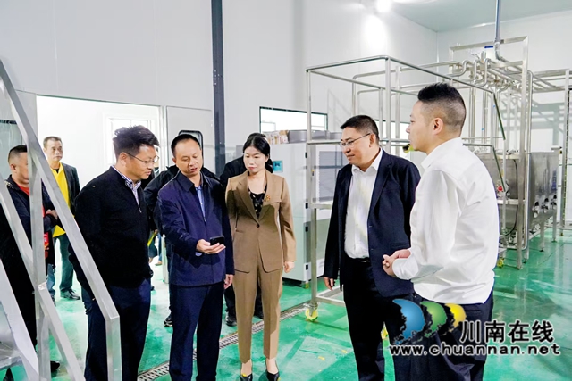 万亩猕园挂满“金果果”!古蔺县第四届猕猴桃丰收季启幕,党建引领绘就乡村振兴新图景(图5) 5.jpg