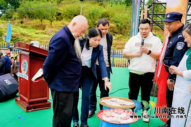 万亩猕园挂满“金果果”!古蔺县第四届猕猴桃丰收季启幕,党建引领绘就乡村振兴新图景(图28) 28.jpg