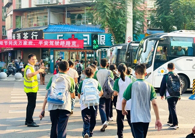 他们,比阳光更早到岗!(图5) 5.jpg