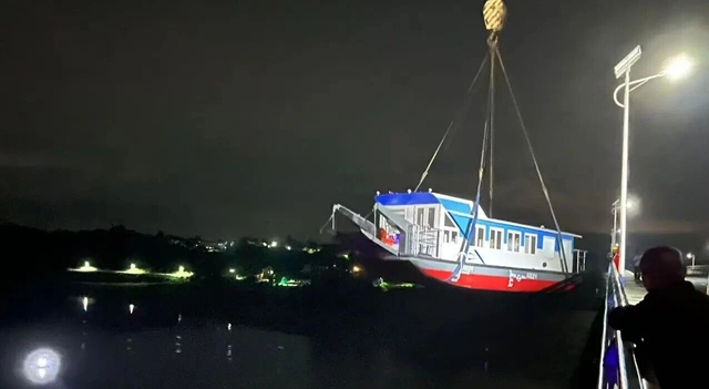 泸县两艘平安渡运客运新船顺利下水,预计下月投运(图1) 船1.jpg