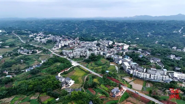 纳溪：绕场路网破“梗阻” 城乡融合驶入“快车道”