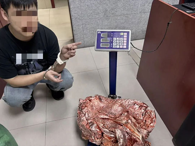 疯狂盗窃60余次!自贡一男子被抓!(图2) 2.jpg