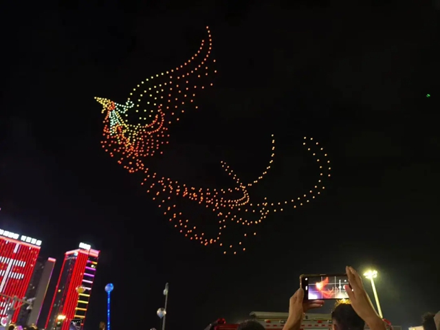 泸州这场无人机烟花秀你看了吗?太震撼了!(图1) 1.jpg