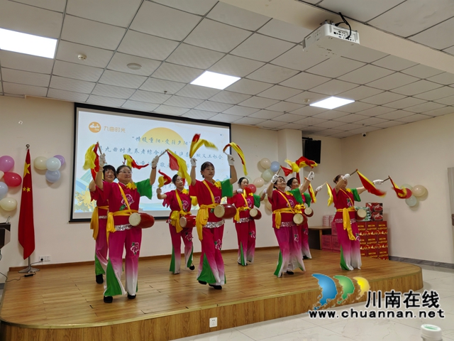 泸县龙城义工协会开展重阳节慰问老年人活动