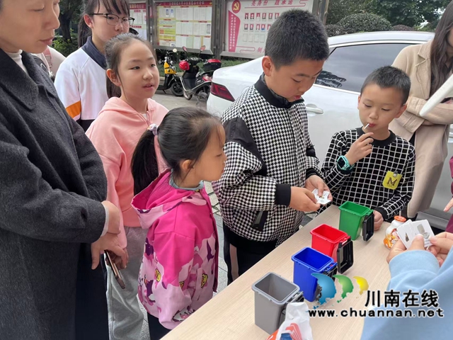 龙马潭区鱼塘街道云华山社区开展“社区是我家・文明靠大家”基层治理主题活动