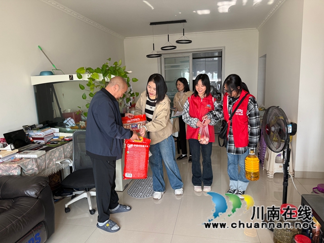 龙马潭区鱼塘街道云华山社区开展“科技暖人心·党情传万家”党日主题活动