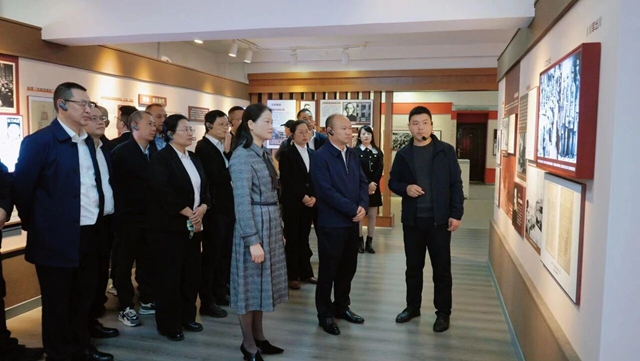 理论学习“走出去”——泸州公交集团党委理论学习中心组外出学习交流