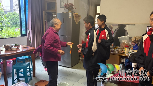 一堂跨越千年的劳动课——纳溪护国中学学子寻茱记:让传统文化“飘香”重阳(图10) 微信图片_20251029114802.jpg