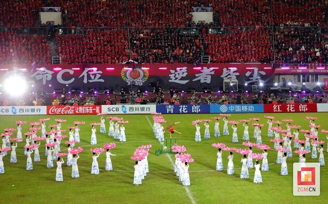 从0:2到4:2!一场球,一座城的沸腾之夜(图7) 7.jpg