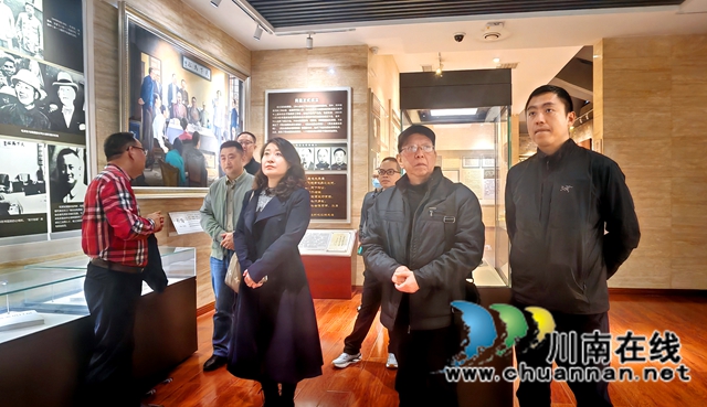 追寻合作初心,凝聚奋进力量|民建泸州市属三支部赴重庆开展学习交流(图1) 参观.jpg