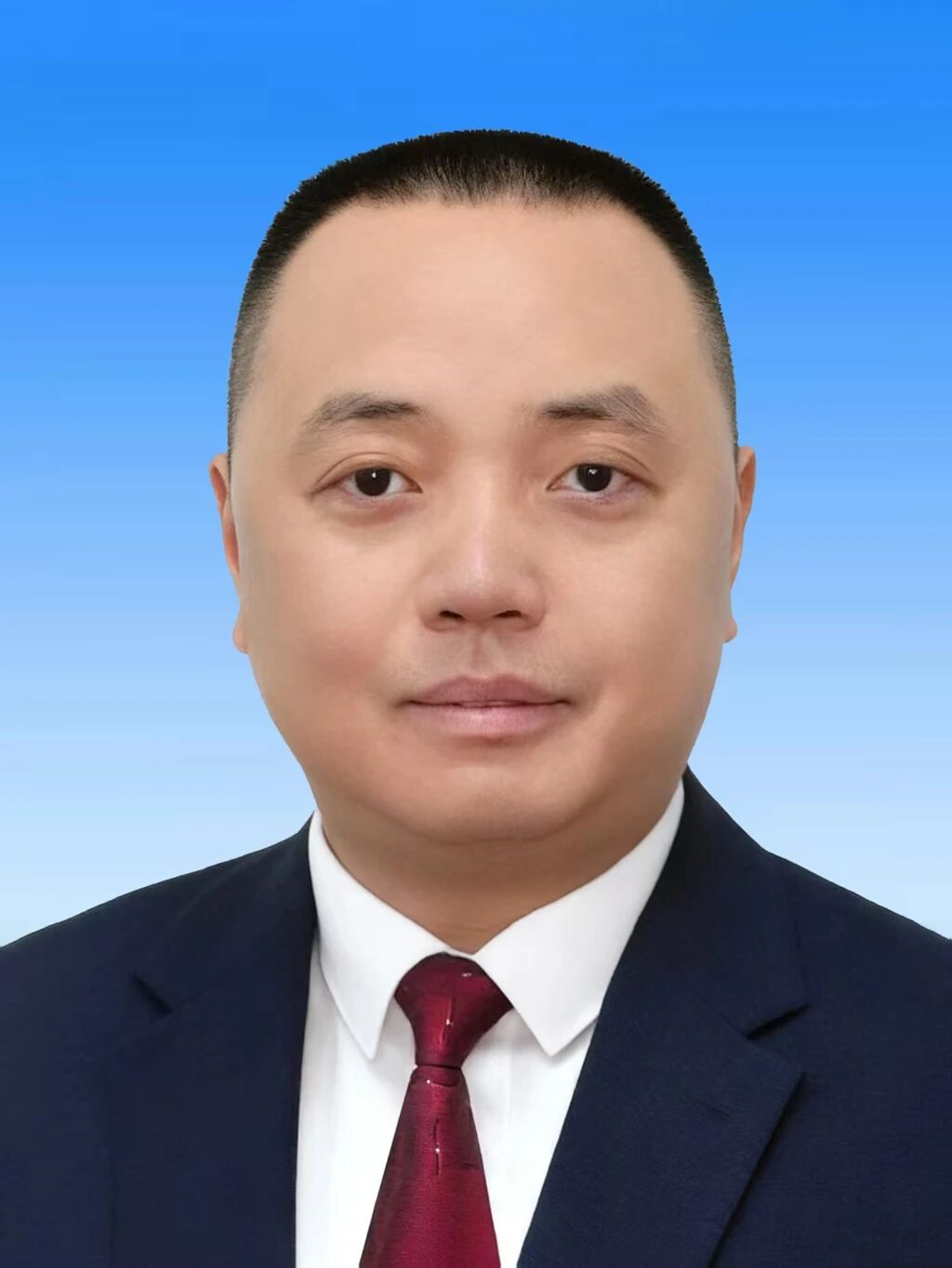 陈进当选为泸州市龙马潭区人民政府区长