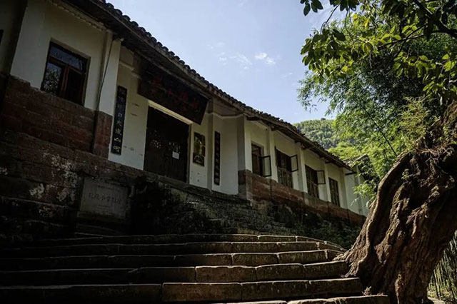 央视关注！纳溪这所小学，藏着抗战的烽火记忆