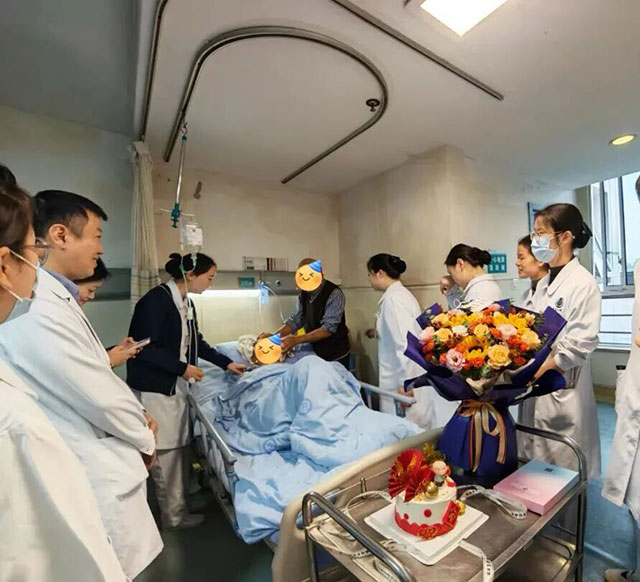 西南医大附院消化内科：百岁生日会，奏响“患者至上”温暖乐章