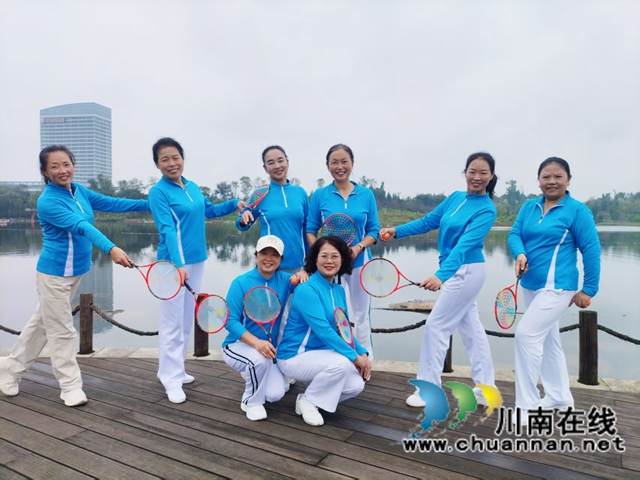 公益暖桑榆 齿间护安康|泸县尚好口腔助力泸县老年大学柔力球班活动圆满举行(图1) 1.jpg