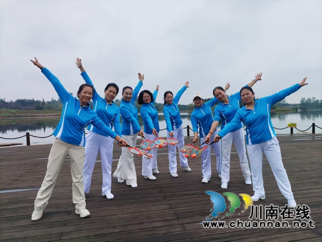 公益暖桑榆 齿间护安康|泸县尚好口腔助力泸县老年大学柔力球班活动圆满举行(图5) 5.jpg