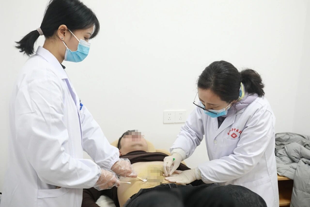 合江县中医医院:联合义诊送服务,专家护航保安康(图7) 7.jpg