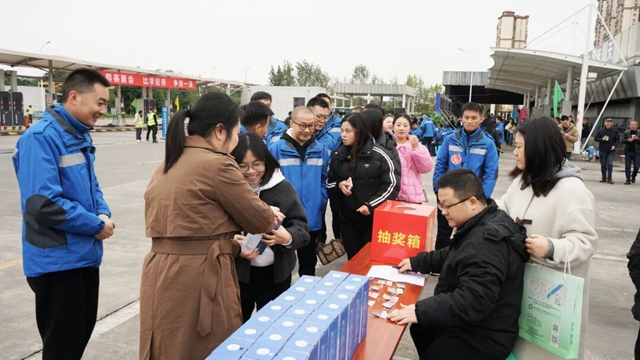 【热力练兵 畅享公交】六大展台齐发力 解锁消费新体验(图1) 1.jpg