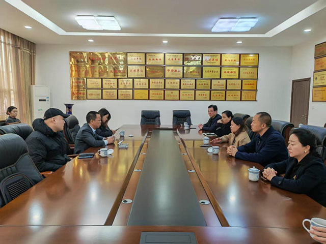 中国物流与采购联合会副会长胡大剑一行莅泸调研港口型国家物流枢纽高质量发展工作(图2) 2.jpg