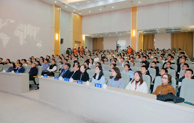 “心桥计划”在泸州七中城西校区启动!医、校、家共建青少年心理健康“护航三角”(图2) 2.jpg