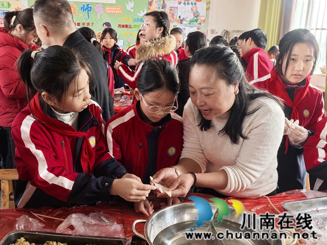 泸县天兴镇学校这场美食节火了!劳动搭台,美育唱戏(图6) 图片6.jpg