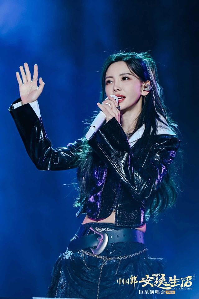 万人共赴青春之约,安逸生活巨星演唱会超燃现场→(图24) 24.jpg