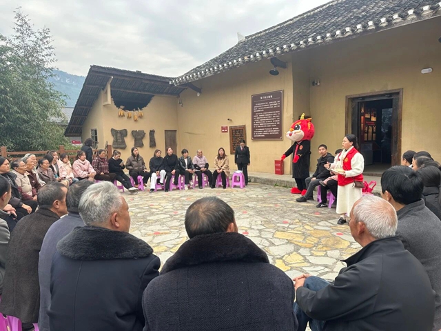 反对家庭暴力 构建和谐家庭丨泸州市开展“11.25国际消除家庭暴力日”系列宣传活动(图22) 22.jpg