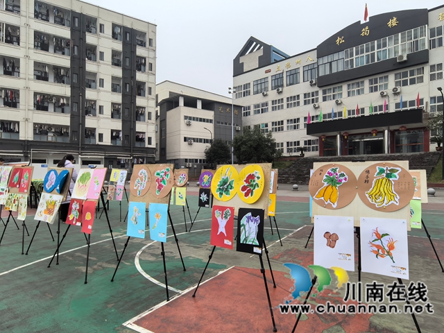 学生巧手传递劳动之美 师生共享创意美食盛宴|纳溪区护国中学举办首届劳动教育成果展暨美食文化节(图9) 微信图片_20251202214258.jpg