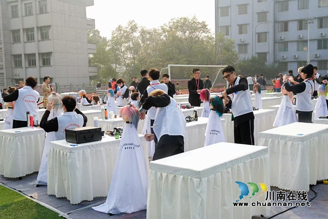 泸州市2025年美发师形象设计师职业技能竞赛盛大开幕 高规格赛事赋能酒城美业人才发展(图13) 24.jpg