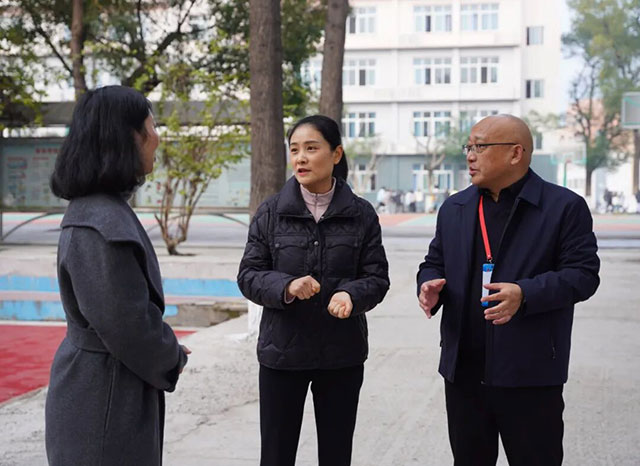 泸县副县长甘露到泸县建校调研职业教育发展(图1) 1.jpg