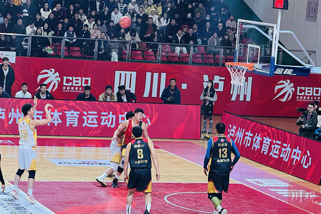 泸州“家门口”的全国篮球赛火热开战(开幕式+揭幕战+附赛程)(图3) 7.jpg