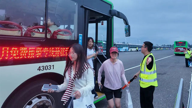 泸州公交志愿服务:以行动践行使命,用奉献传递温暖(图10) 10012.jpg