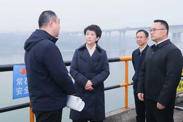 刘筱柳带队调研港口码头和物流企业