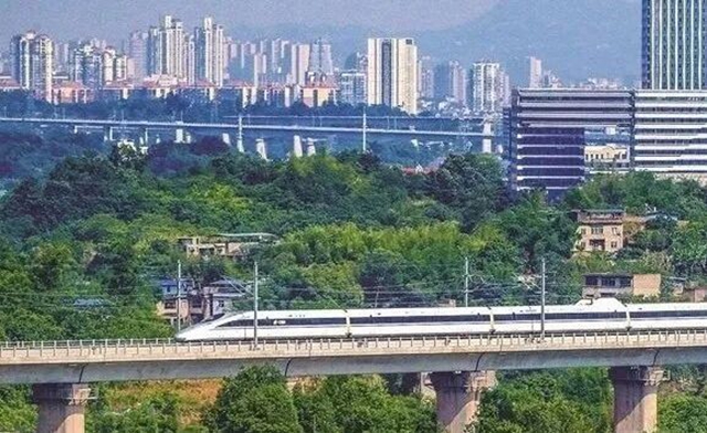 元旦假期，泸州—成都、重庆加开多趟夜间动车