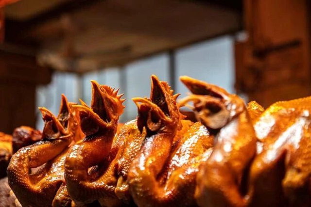 第三届亚洲综合格斗锦标赛嘉年华!今日泸州奥体开启“格斗+逛吃” 嗨皮加倍(图6) 6.jpg