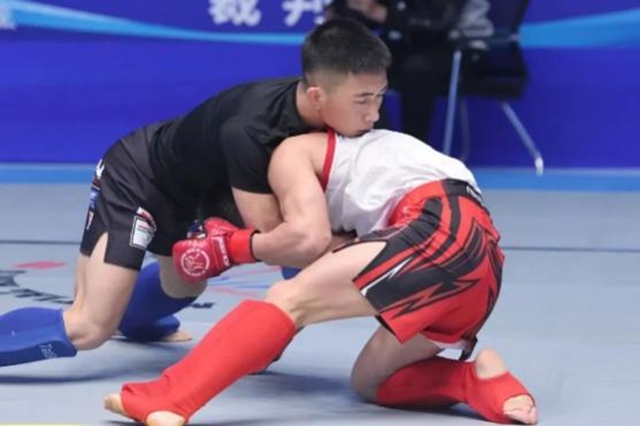 第三届亚洲综合格斗锦标赛嘉年华!今日泸州奥体开启“格斗+逛吃” 嗨皮加倍(图2) 2.jpg