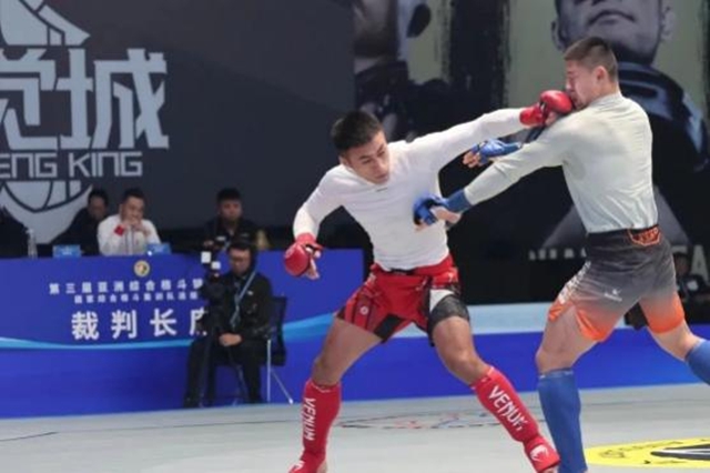 第三届亚洲综合格斗锦标赛嘉年华!今日泸州奥体开启“格斗+逛吃” 嗨皮加倍(图5) 5.jpg