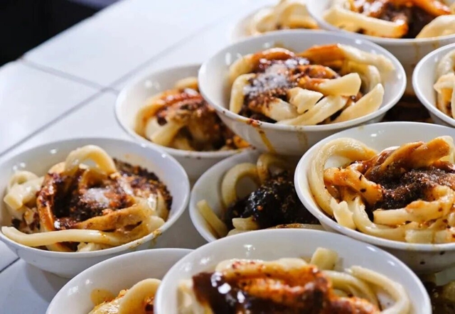 第三届亚洲综合格斗锦标赛嘉年华!今日泸州奥体开启“格斗+逛吃” 嗨皮加倍(图8) 8.jpg