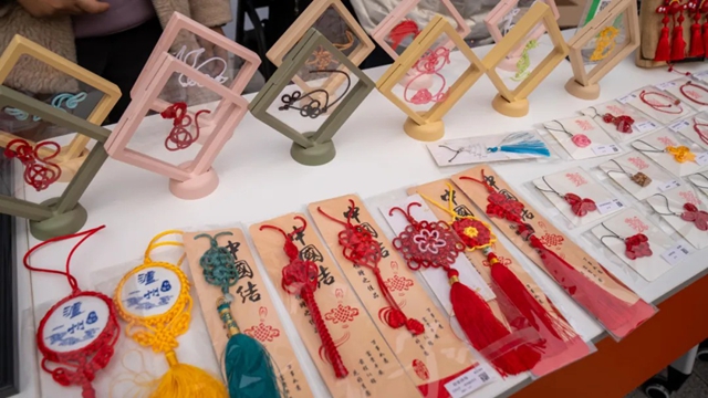 第三届亚洲综合格斗锦标赛嘉年华!今日泸州奥体开启“格斗+逛吃” 嗨皮加倍(图13) 13.jpg