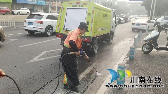 龙马潭区推动新能源环卫装备升级