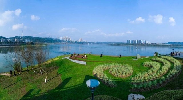 泸州春节园林氛围营造出新丨馆驿嘴看27米“大鱼”逐浪，忠山公园玩“三国”