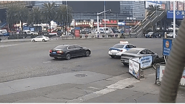 警示：泸州某出租车司机，已被拘留！