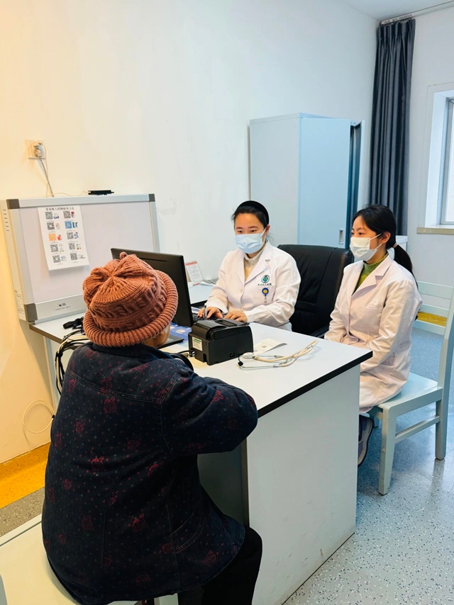 守护生命,永不停歇——西南医大附院的“春节守岁人”(图2) 2.jpg