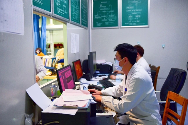 守护生命,永不停歇——西南医大附院的“春节守岁人”(图15) 15.jpg