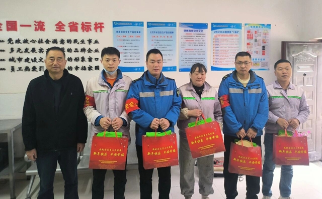 春节在岗不打烊,市民出行我护航丨泸州公交人的春节,既温馨又幸福!(图7) 7.jpg