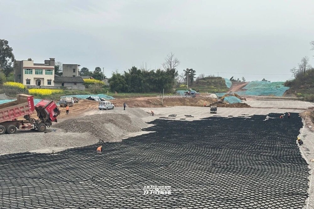 复工!泸州两条公路项目建设有新进展(图2) 工2.jpg